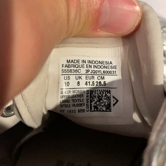 Converse all star low shiny silver and white. Size 10 - Picture 5 of 6